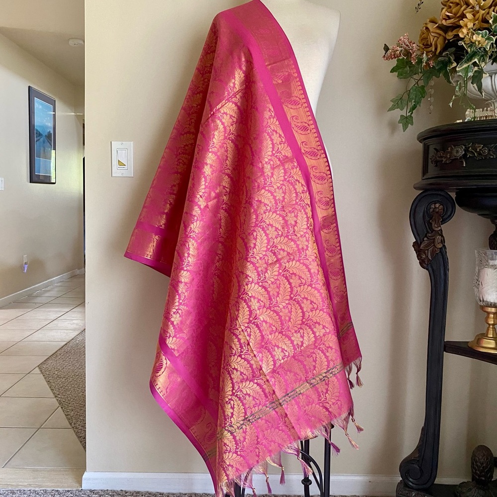 Dupatta shawl scarf chunni brocade
